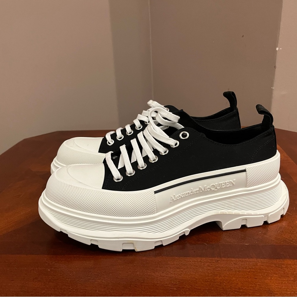 Alexander McQueen Sneakers Tread Slick